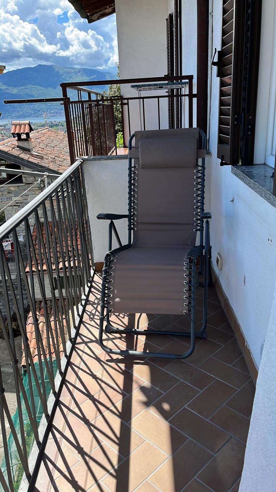Overlooking Lago Maggiore Verbania Exterior photo