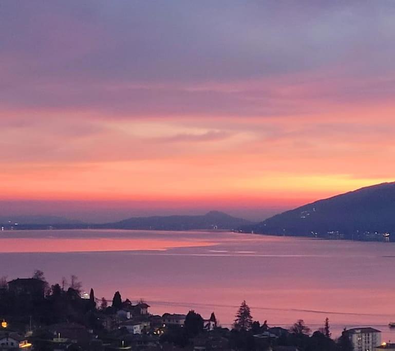 Overlooking Lago Maggiore Verbania Exterior photo